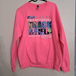 2024 Girls invitational Track & Field hosted by Huntly pink Sweatshirt M gildan
